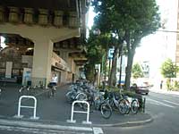 「東池袋四丁目」駅からJR「池袋」駅に向かって、グリーン大通りを進みます。